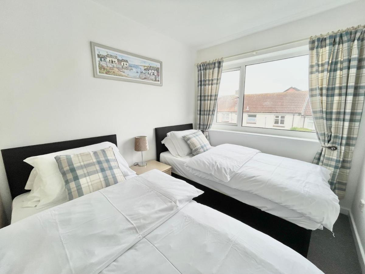 Cae Glas Apartments Holyhead Exterior photo